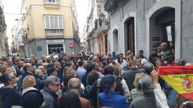 El PSOE de Cádiz también sale a la calle